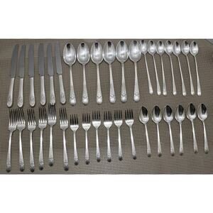 Silver Mist Marigold WM Rogers Original Rogers Flatware Lot of 37 Pieces